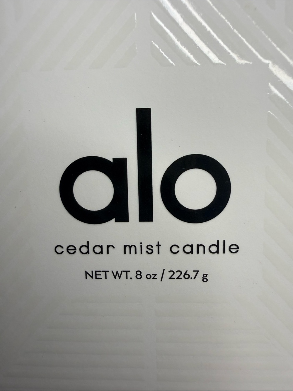 ALO Yoga Holiday Cedar Mist Candle — White